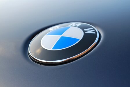 Luxury vehicle auto
