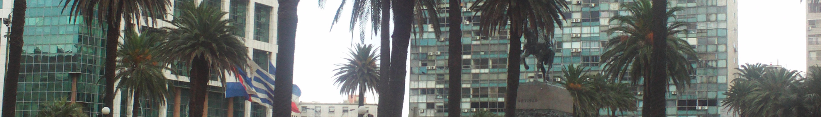 Wikivoyage Montevideo banner Plaza Independencia