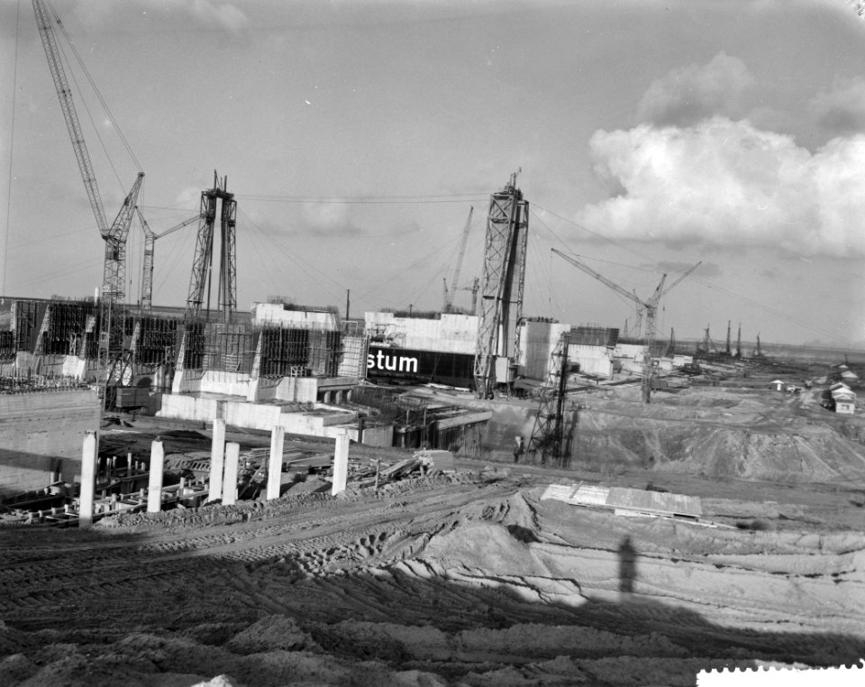 Werkzaamheden aan deltawerken in het Haringvliet, Bestanddeelnr 911-8242