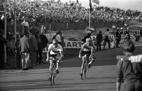 Wereldkampioenschappen wielrennen amateurs op de weg te Zandvoort, G Schur (lin, Bestanddeelnr 910-5981