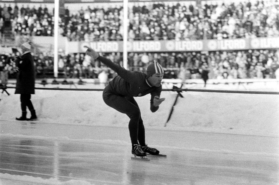 Wereldkampioenschappen schaatsen te Göteborg. Nummer 10 Verkerk i.a., nummer 11 , Bestanddeelnr 921-1150