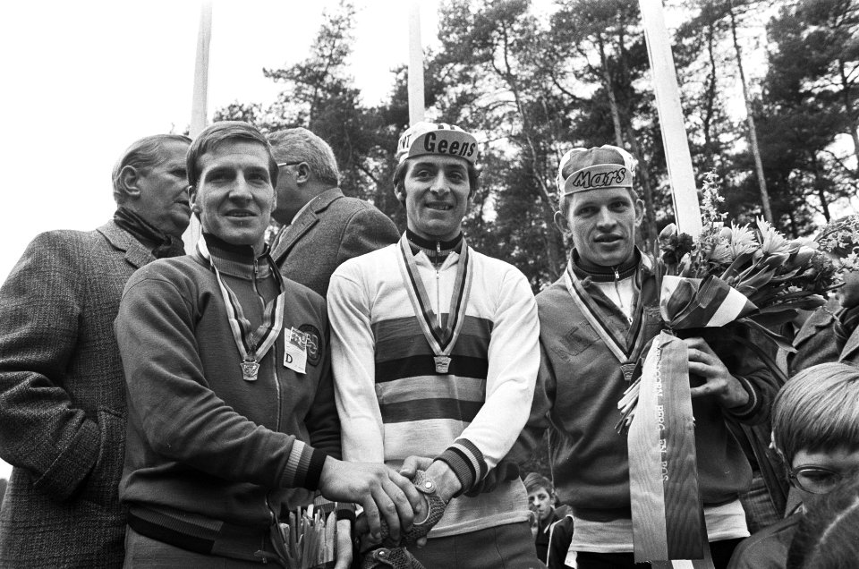 Wereldkampioenschappen veldrijden op de fiets, Apeldoorn op podium v.l.n.r. Ubd, Bestanddeelnr 924-3105