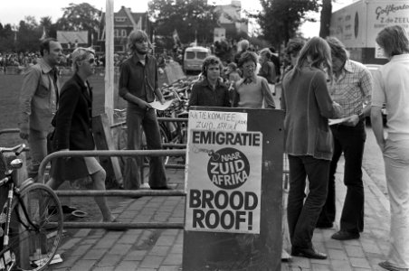 Wereldkampioenschappen touwtrekken in Doetinchem demonstratie aktiecomite Zuid-, Bestanddeelnr 928-1643