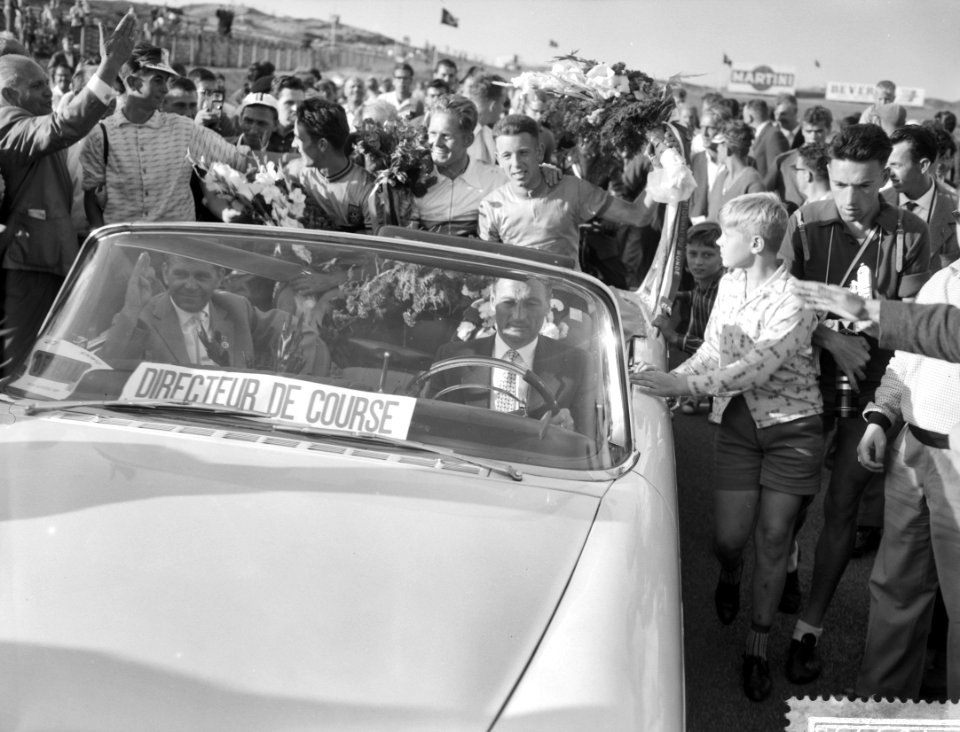 Wereldkampioenschappen wielrennen amateurs op de weg te Zandvoort, huldiging van, Bestanddeelnr 910-5992