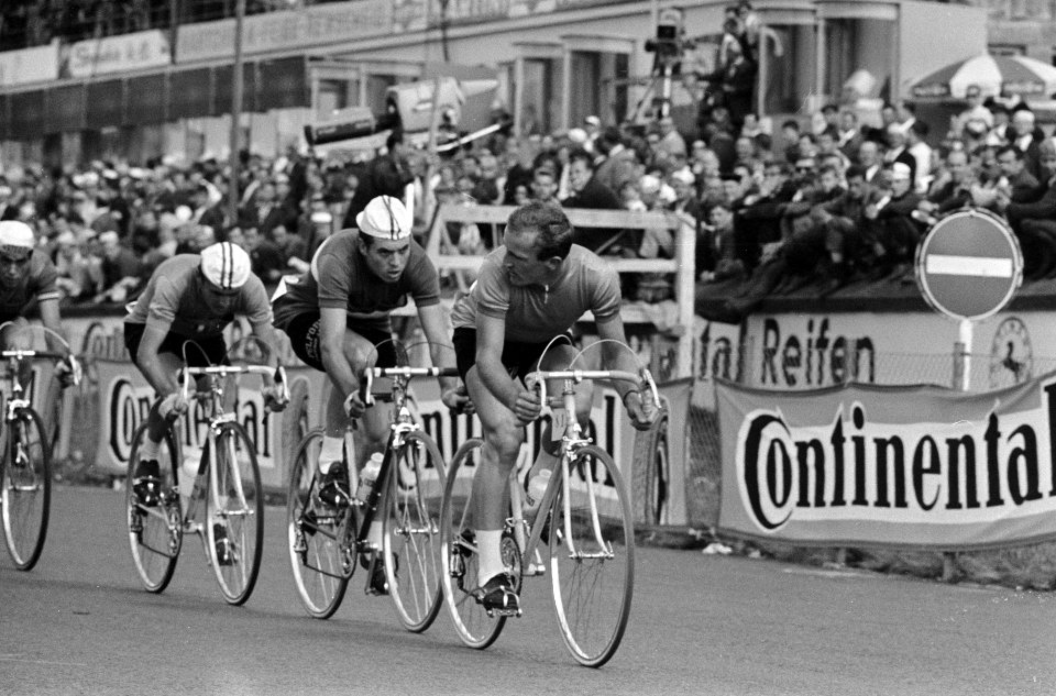 Wereldkampioenschappen Wielrennen op Nurburgring 1966, nummer 5 Dolman in aktie , Bestanddeelnr 919-4997
