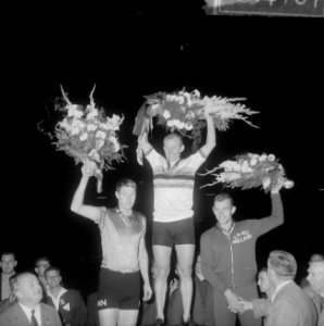 Wereldkampioenschappen te Recourt Finale profs stayers Post, Faggin en Nijdam , Bestanddeelnr 915-4107