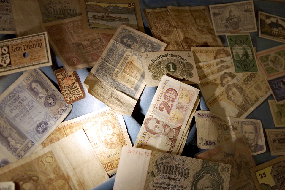 Currency withdrawn old