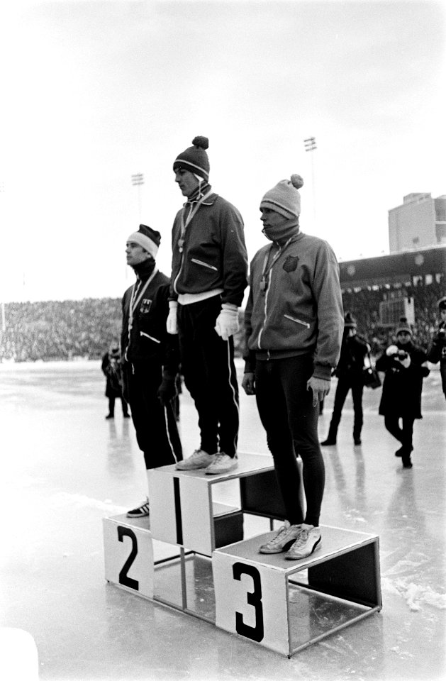 Wereldkampioenschappen Schaatsen te Oslo (Noorwegen). Huldiging 500m, Bestanddeelnr 923-2910