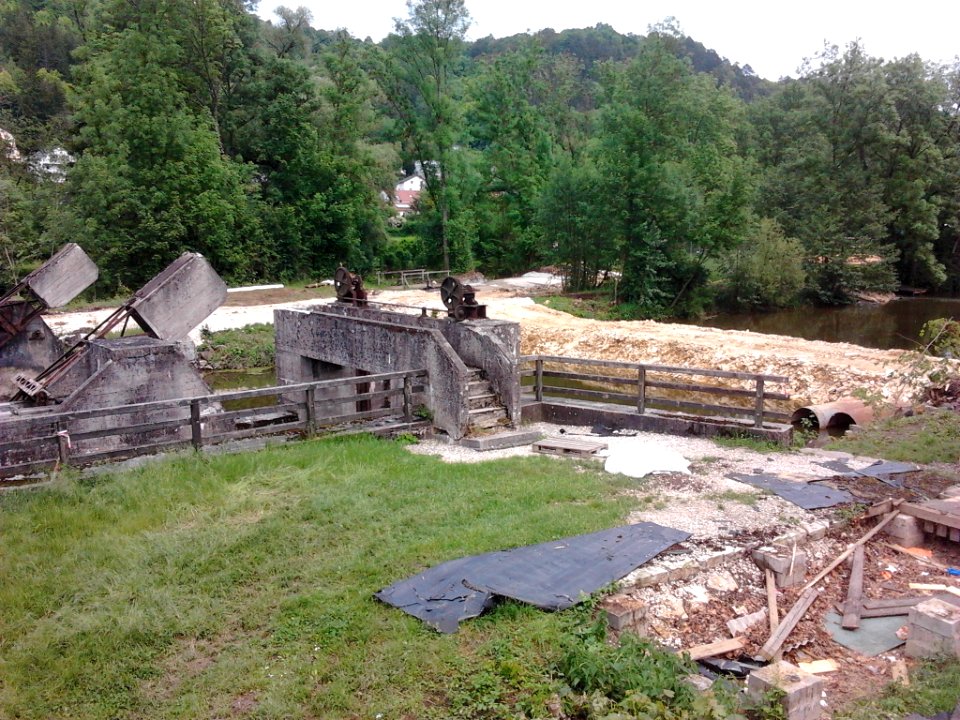 Wehr Willibaldsbrücke Eichstätt -Abbau 2016-05-29 (06)