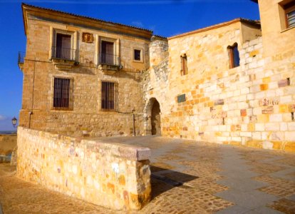 Zamora - Palacio Episcopal, Puerta del Obispo y Palacio de Arias Gonzalo