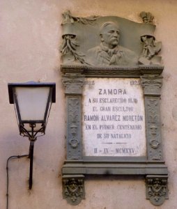 Zamora - Calle de Balborraz, Memorial del imaginero Ramón Álvarez Moretón