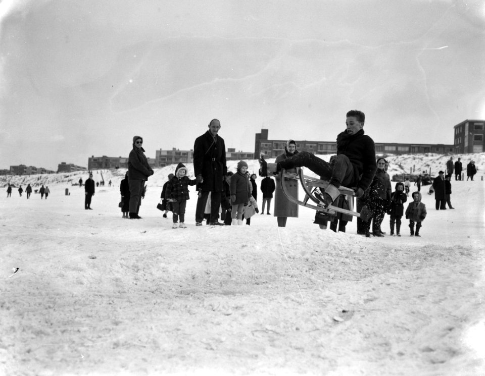 Zandvoort Schansspringen met de slee voor jeugd te Zandvoort, Bestanddeelnr 914-7841