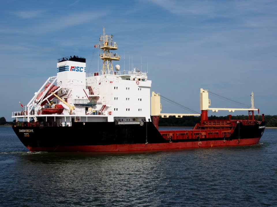 Zamoskvorechye - IMO 9077587, leaving Zandvlietsluis, Port of Antwerp