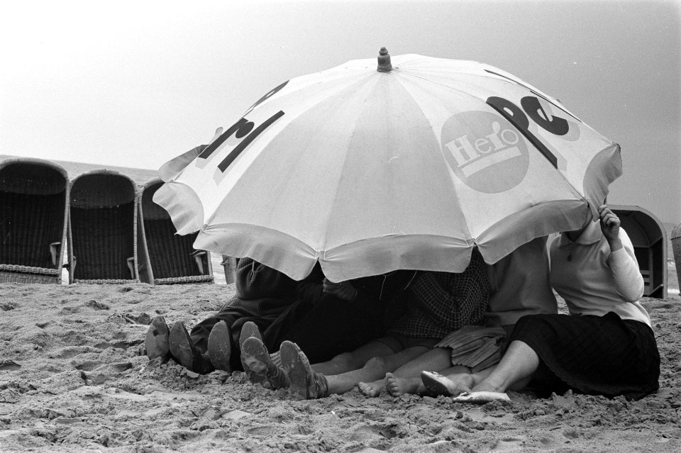 Zandvoort 16 Juli . Slecht weer, Bestanddeelnr 912-7427