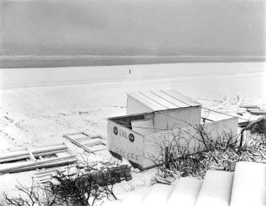 Zandvoort strand met sneeuw en tentje, Bestanddeelnr 907-0037