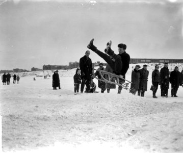 Zandvoort Schansspringen met de slee voor jeugd te Zandvoort, Bestanddeelnr 914-7844