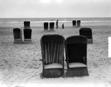 Zandvoort strandstoelen zonder gasten, Bestanddeelnr 903-4290