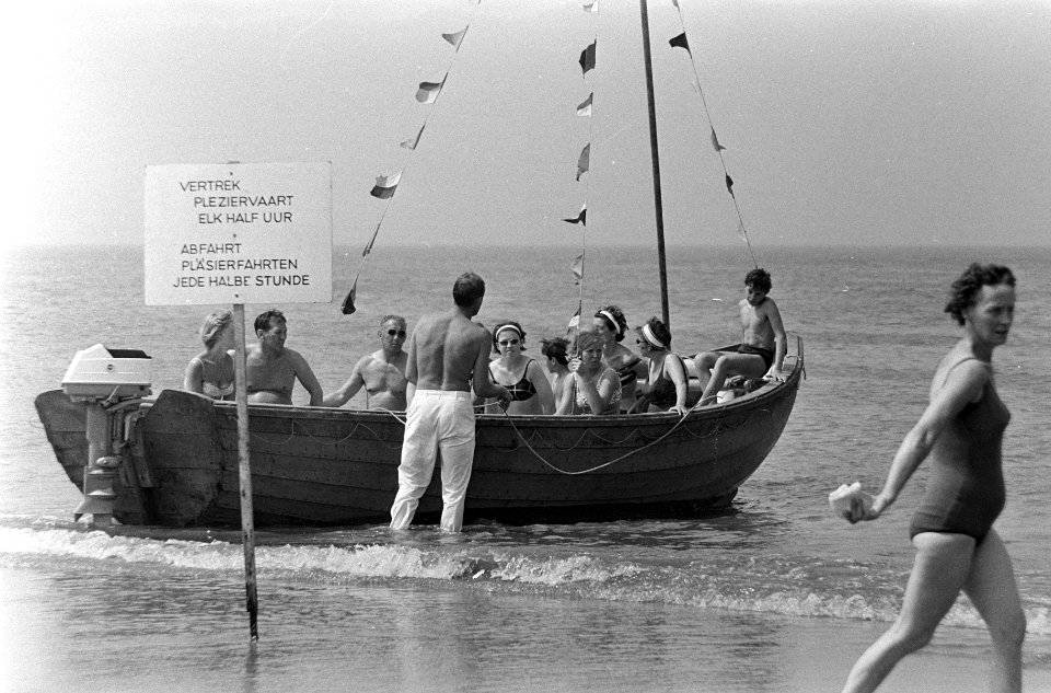 Zandvoort warmte, plezierbootje, Bestanddeelnr 919-2359