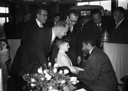 Bezoek van koningin Juliana, prins Bernhard en keizer Haile Selassie aan de DAF , Bestanddeelnr 906-8297