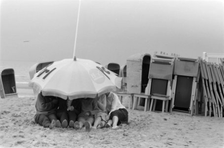 Zandvoort 16 Juli . Slecht weer, Bestanddeelnr 912-7428