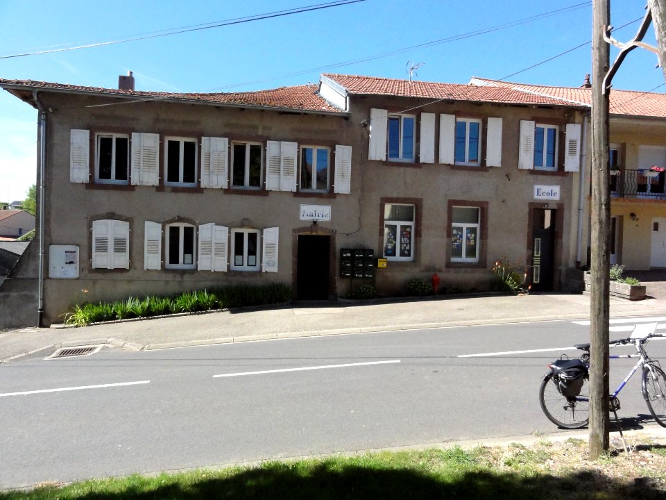Bassing (Moselle) mairie - école