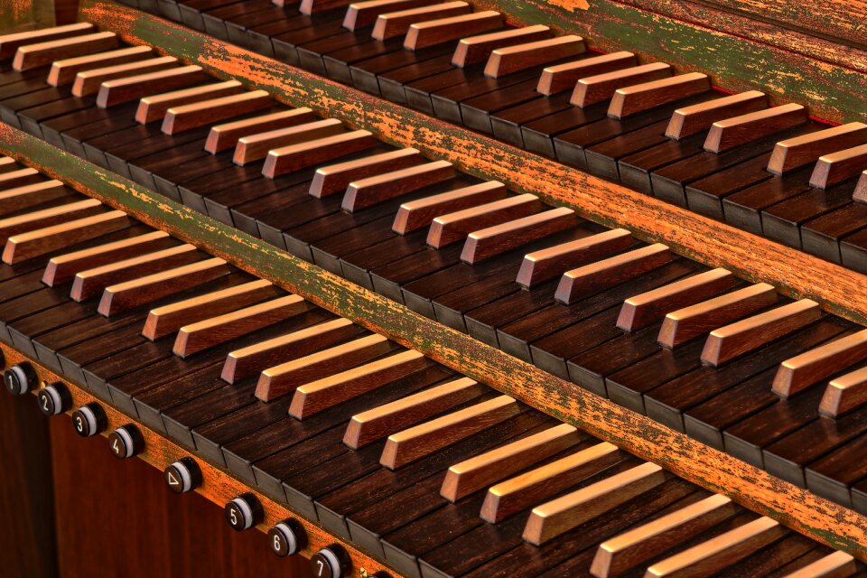 Instrument church church organ