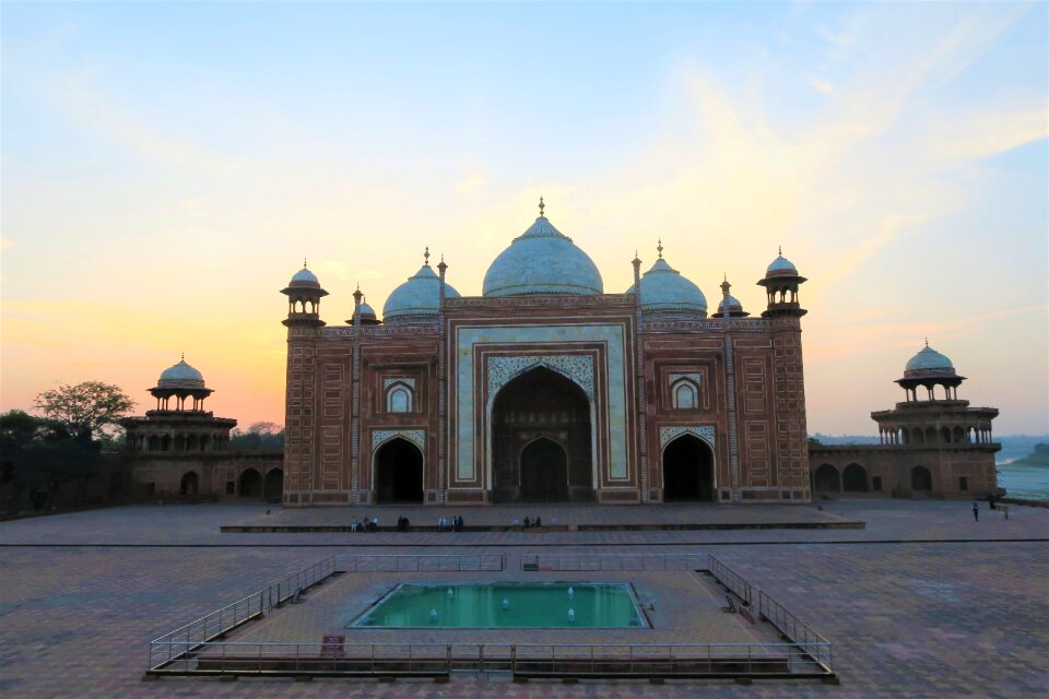 Religion mausoleum sky