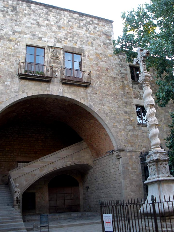 Barcelona - ex Hospital de la Santa Creu 03