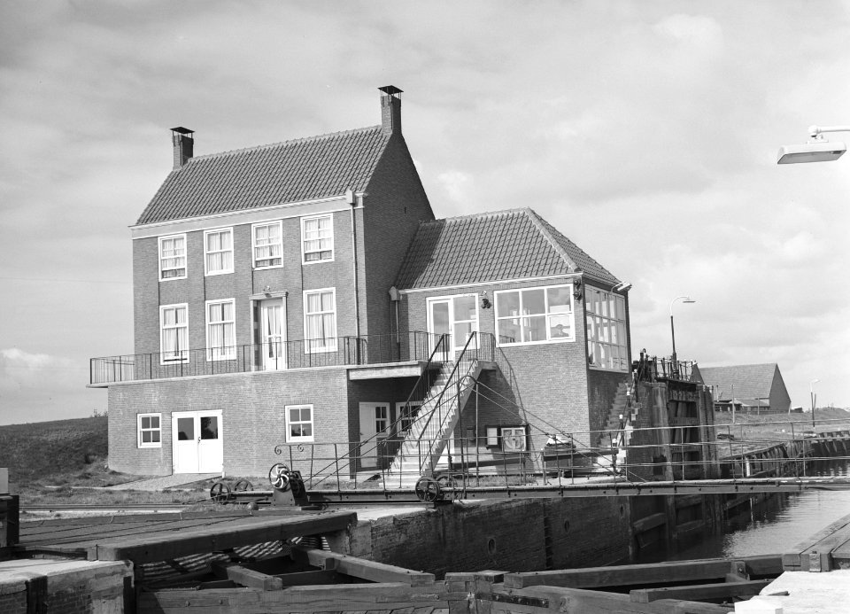 Inpoldering en bemaling, ruilverkavelingen, gemalen, sashuis, Bestanddeelnr 159-0881