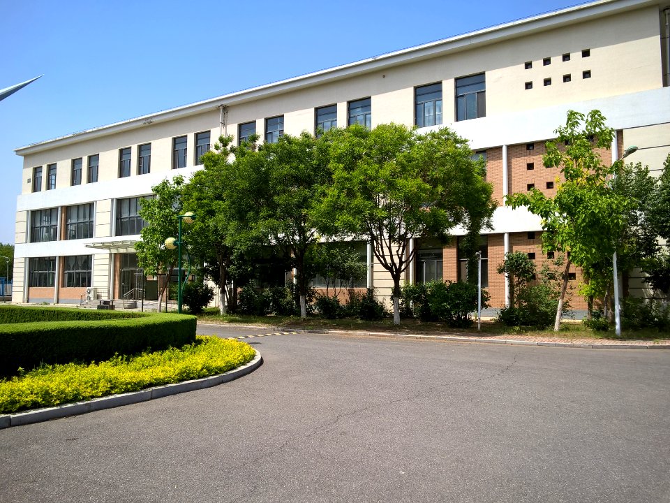 In the new campus of Tieling High School 12