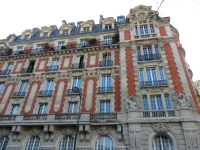 Immeuble à l'angle de la rue Guynemer et la rue de Vaugirard à Paris VIème -