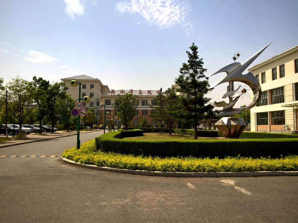 In the new campus of Tieling High School 11