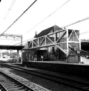 HUA-166722-Gezicht op de trap naar de voetgangersbrug van het N.S.-station Amersfoort te Amersfoort