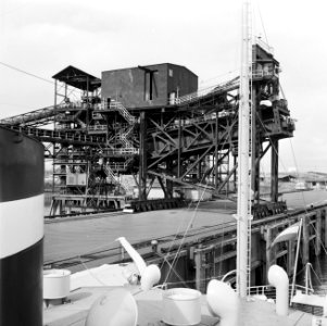 Industrieel complex, waarschijnlijk de Orinoco Mining Company (ijzererts) in Ven, Bestanddeelnr 252-5314