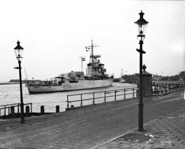 Terugkeer Hr. Ms. kanonneerboot Van Kinsbergen in Den Helder, Bestanddeelnr 903-2502