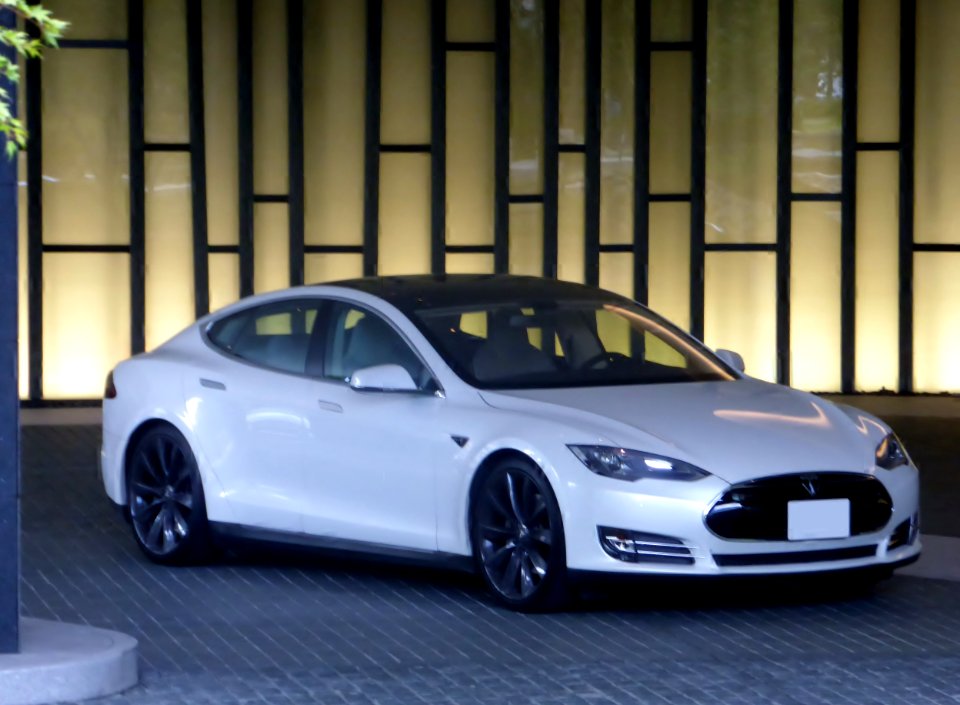 Tesla MODEL S front