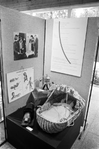 Tentoonstelling vijfenzeventig jaar GG en GD in Glazenhuis in Amstelpark, Amster, Bestanddeelnr 928-7312