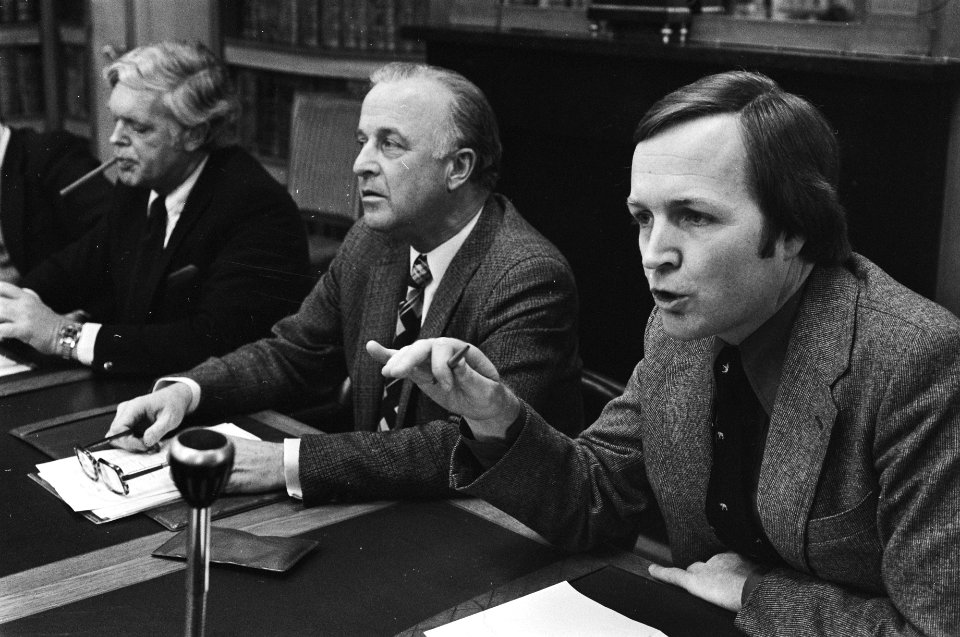 Terlouw (D66) en De Zeeuw (Resoluut) geven persconferentie over nieuwe politieke, Bestanddeelnr 928-4904