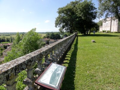 Taillebourg (Charente-Maritime) Château, la terrasse