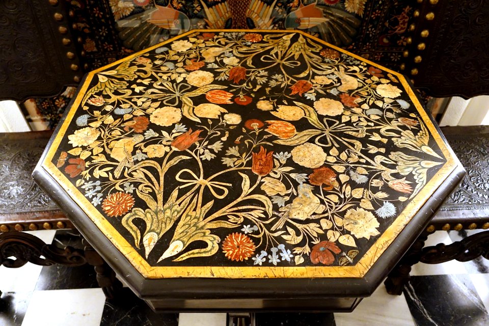 Table, unidentified, view 2 - Museo Nacional de Artes Decorativas - Madrid, Spain - DSC07964