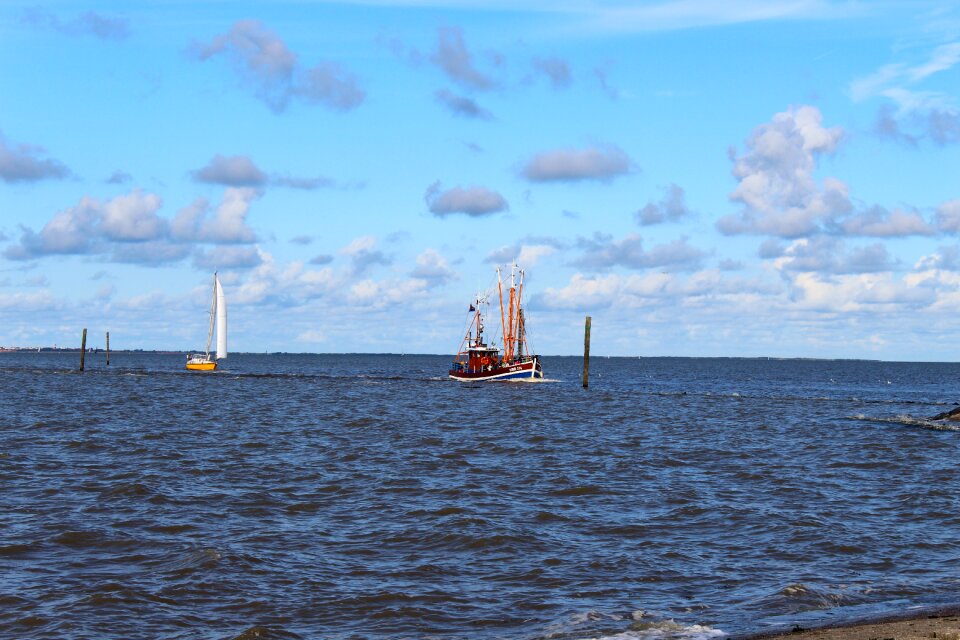 Port fishing vessel fishing