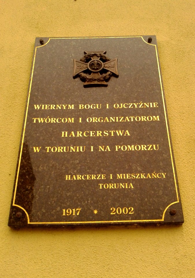 Tablica na kamienicy pod adresem Rynek Nowomiejski 6 w Toruniu