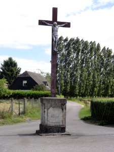 Tavaux-et-Pontséricourt (Aisne) croix de chemin