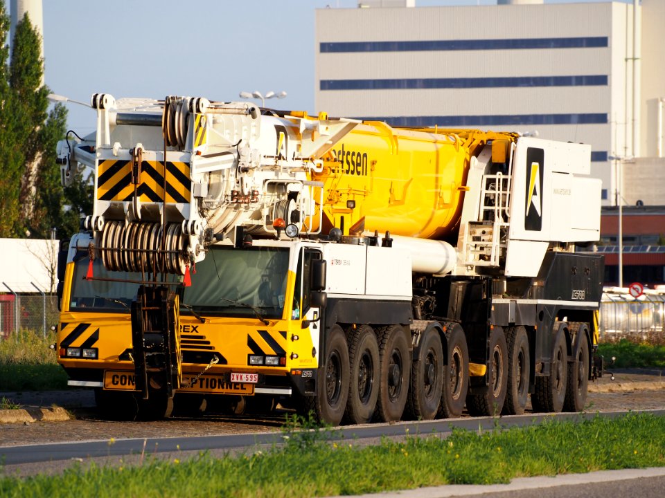Terex AC700 telescopic crane, owner Aertssen, Port of Antwerp pic1