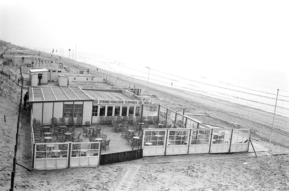 Strandtenten van Zandvoort verlaten, Bestanddeelnr 918-9974