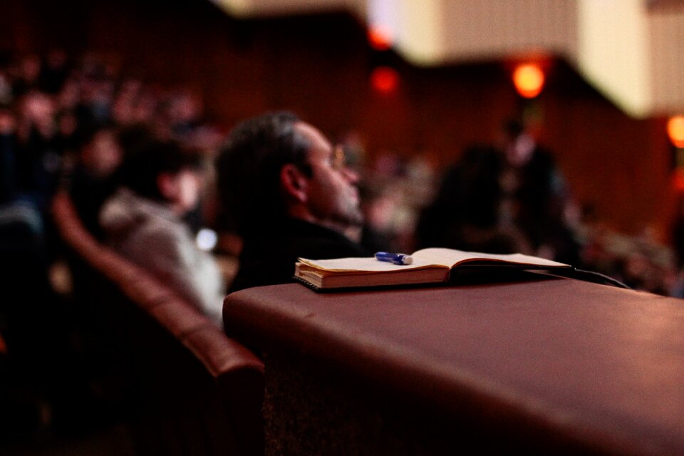 Auditorium seminar listen