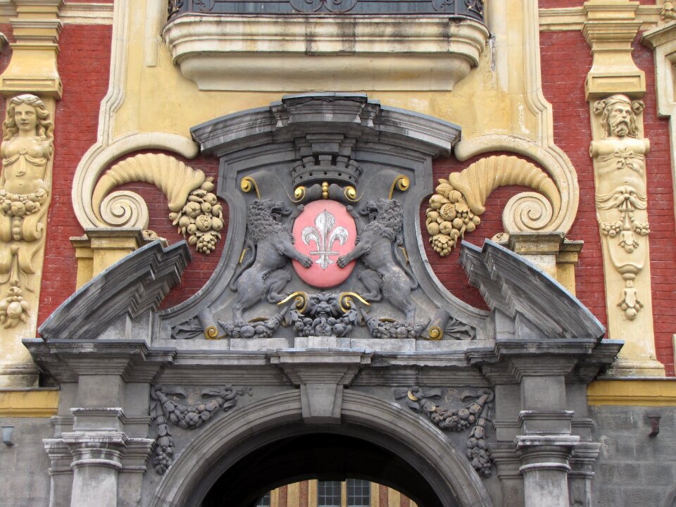 Facade monument old stock exchange