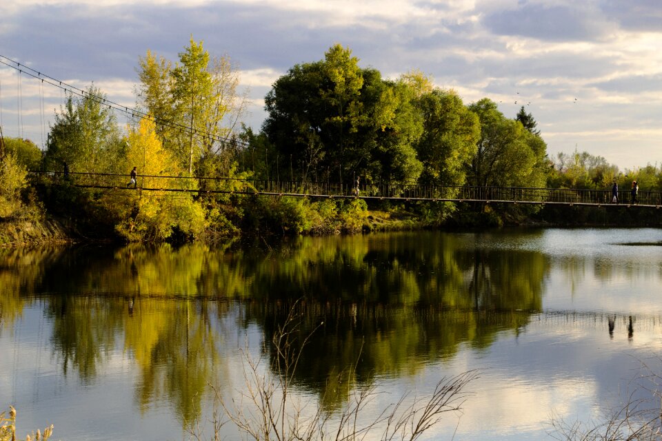 Villas hanging bridge autumn
