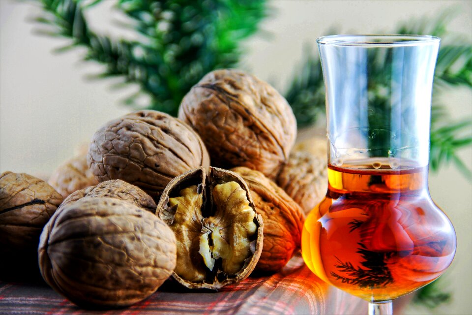 Healthy walnuts eat