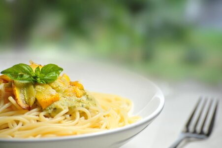 Plating cooking noodles